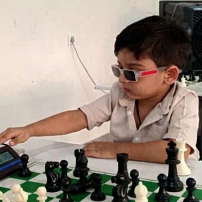 Aos três anos, ainda na creche, entra no ranking mundial de xadrez