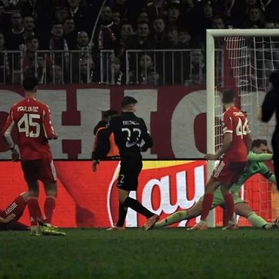 Kimmich desvia a própria baliza e Sporting vence em Munique