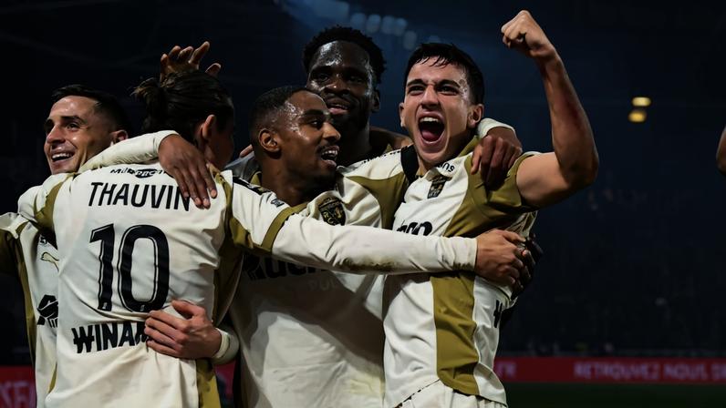 Nantes de Luís Castro perde diante da sensação líder da Ligue 1