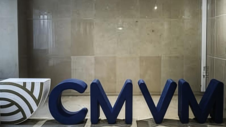 Logotipo da Comissão do Mercado de Valores Mobiliários (CMVM), em Lisboa, 21 de fevereiro de 2022. MÁRIO CRUZ/LUSA