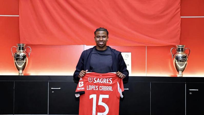 Sidny Cabral escolhe o 15, número de má memória para o Benfica