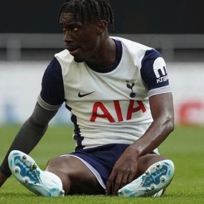 Jogador do Tottenham inhalou novamente gás do riso, diz estar aterrorizado