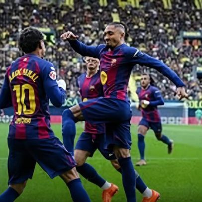 Raphinha faz tudo no golo que dá vitória ao Barcelona