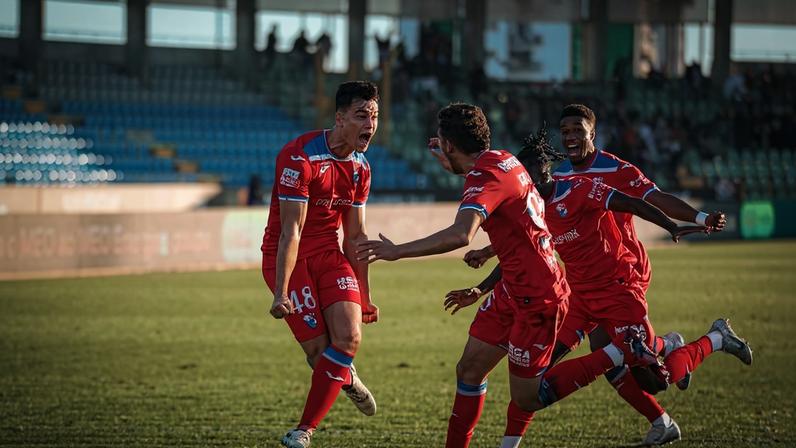 Espigares a celebrar o golo frente ao Casa Pia - Foto: Gil Vicente