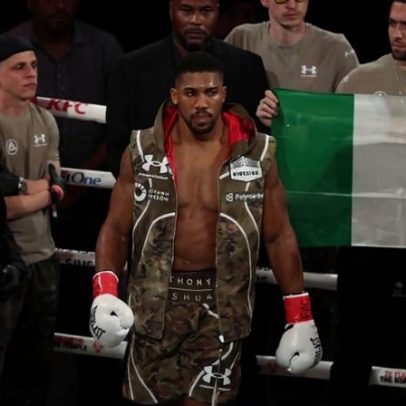 Anthony Joshua envolve-se em acidente que deixa duas vítimas