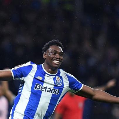 Dupla espanhola aumenta a vantagem do FC Porto