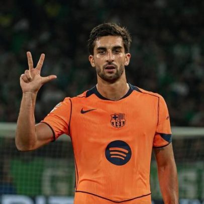 Ferrán Torres faz hat-trick antes do intervalo