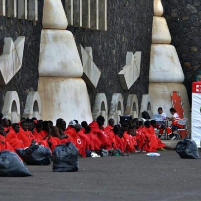 Mais de 300 migrantes da África Subsaariana resgatados junto às Canárias