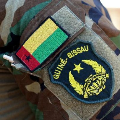 Guiné-Bissau promulga carta que suspende a constituição