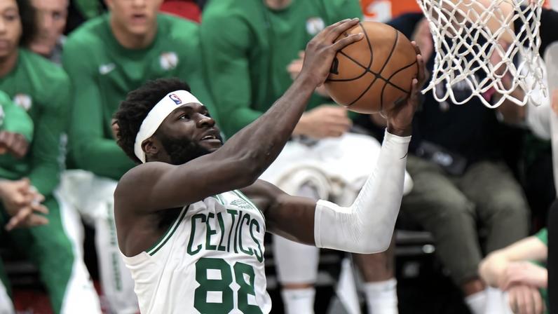 O poste internacional português, de 26 anos, foi escolhido pelos Sacramento Kings na 39.ª posição do draft.