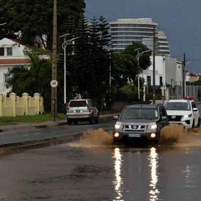 Mau tempo mata três pessoas e destrói 17 casas no centro de Moçambique