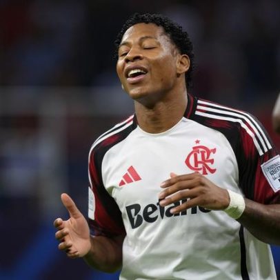 Ex-Sporting distribui prendas na cidade onde cresceu