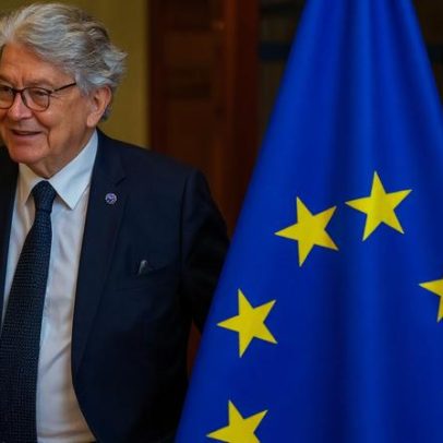Ex-comissário entre europeus impedidos de entrar nos EUA por retaliação regulatória