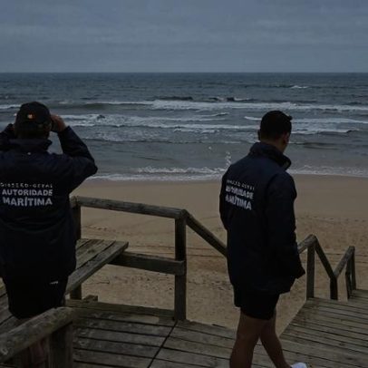 Homem é resgatado pela Polícia Marítima na barra de Esposende