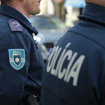 Quatro encapuçados assaltam loja com arma em Sacavém