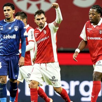 A melhor arma do arsenal derruba a muralha açoriana