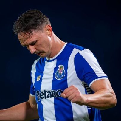 Luuk de Jong decide sobre lesão no FC Porto