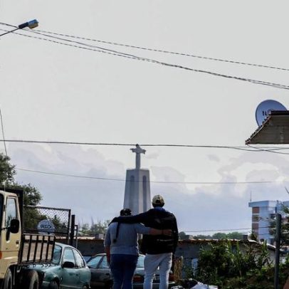 Família sem casa em Penajoia tem prazo na pensão com risco para as crianças