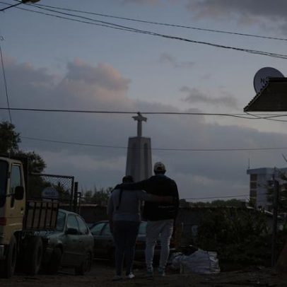 Família desalojada de Bonjoia continua sem casa