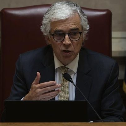 Aguiar-Branco critica retórica da suspeita e escutas