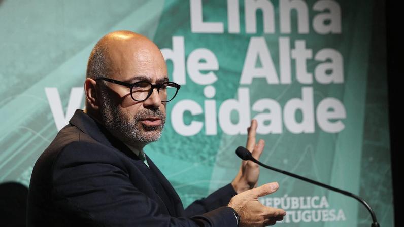 Gabinete do ministro das Infraestruturas e Habitação, Miguel Pinto Luz, avisa que qualquer alteração terá de "ser admissível do ponto de vista técnico e financeiro".