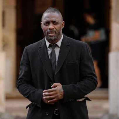 Idris Elba é feito cavaleiro por Carlos III no Ano Novo