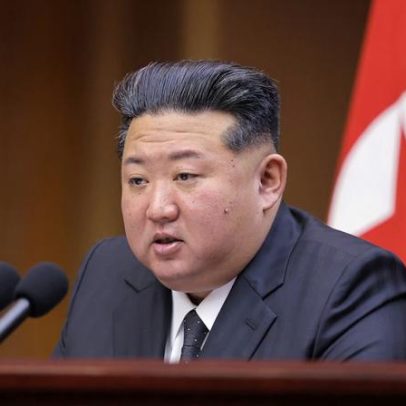 Pyongyang homenageia soldados mortos em desminagem na Rússia