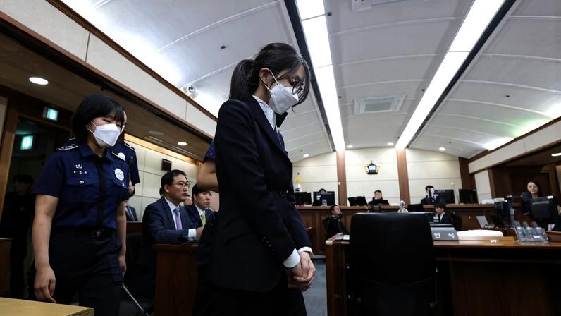 South Korea's former first lady Kim Keon-hee arrives for her first trial hearing on corruption charges at a courtroom of the Seoul Central District Court in Seoul, South Korea, 24 September 2025. The hearing is taking place after special counsel indicted Kim with physical detention on charges of violating the Capital Markets Act, the Political Funds Act, and a law on the acceptance of bribes for mediation on 29 August.