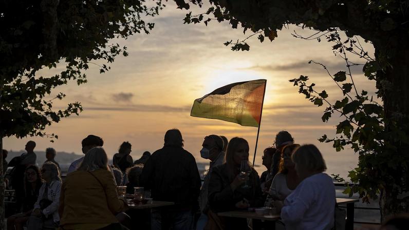 Protesters attend a rally in support of the Palestinian people and the Global Sumud Flotilla (GSF) in Vigo, Spain, 02 October 2025. Israeli forces intercepted boats of the Gaza-bound flotilla carrying aid, preventing it from breaching the blockade and reaching the Gaza Strip, according to the Global Sumud Flotilla organizers.