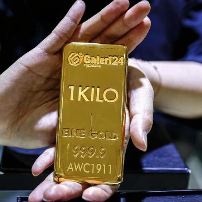 Ouro atinge novo recorde, ultrapassando os 4.500 dólares