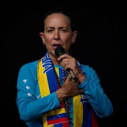 Corina Machado sofre fratura vertebral durante fuga
