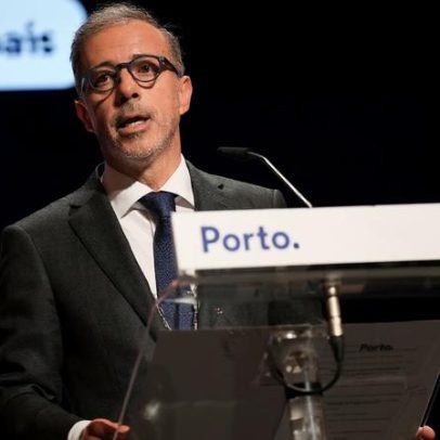 Câmara do Porto discute metrobus após pedido do Chega