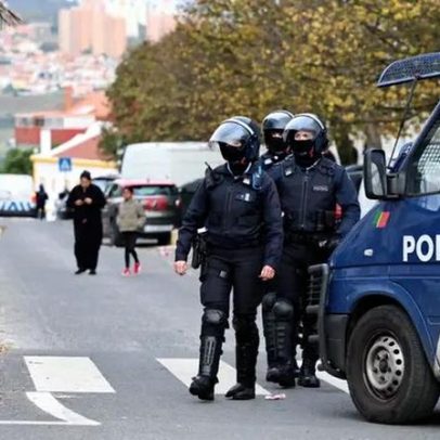 Grevistas foram retirados da sede da CP no Porto