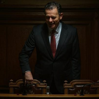 Governo de Montenegro assume coragem inspirada em Sá Carneiro