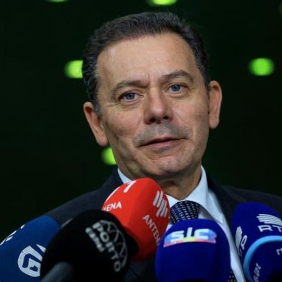 Salário mínimo de 1.600 euros é considerado realista por Montenegro