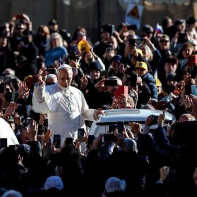 Papa diz que o Vaticano não ficará de braços cruzados