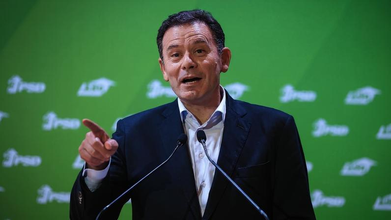 Montenegro acusa PS de não querer aprender com o povo