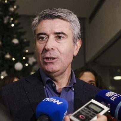 Líder afirma que mudanças à lei laboral ofendem trabalhadores