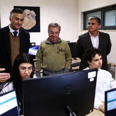 Governo paga 30 milhões em horas extras a professores