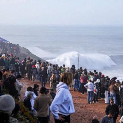 Dupla luso-francesa lidera prova de ondas gigantes na Nazaré