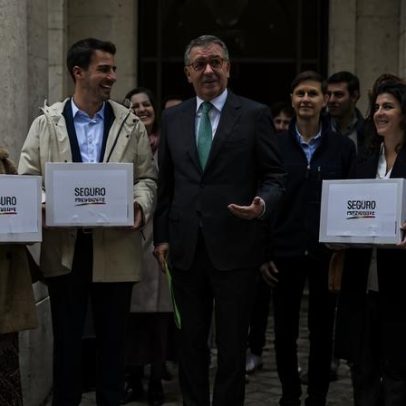 Seguro formaliza candidatura com 10.000 assinaturas