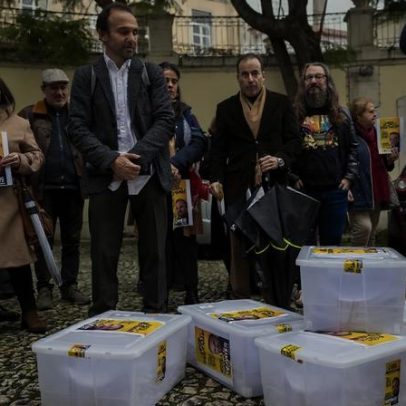 André Pestana formaliza candidatura com 8.000 assinaturas