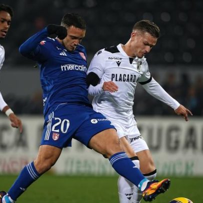 AVS vence em Guimarães e apura-se para os quartos de final