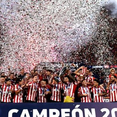 Eliminou Di María nos oitavos e venceu de forma dramática o Torneio Clausura