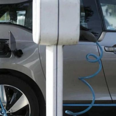 Apoios à compra de carros elétricos regressam ainda este ano