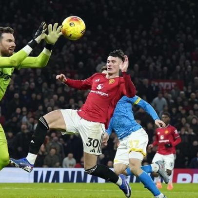 Manchester United empata com a lanterna-vermelha, com apenas dois pontos