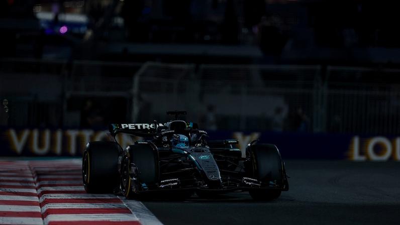 George Russell, piloto da Mercedes - Foto: IMAGO