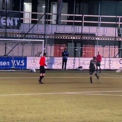 Desconcentração durante penálti em jogo na Noruega é tema de vídeo