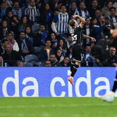 FC Porto em apuros após Varela oferecer golo ao adversário (vídeo)