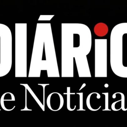 Palmeira de habitação tombou sobre a via pública